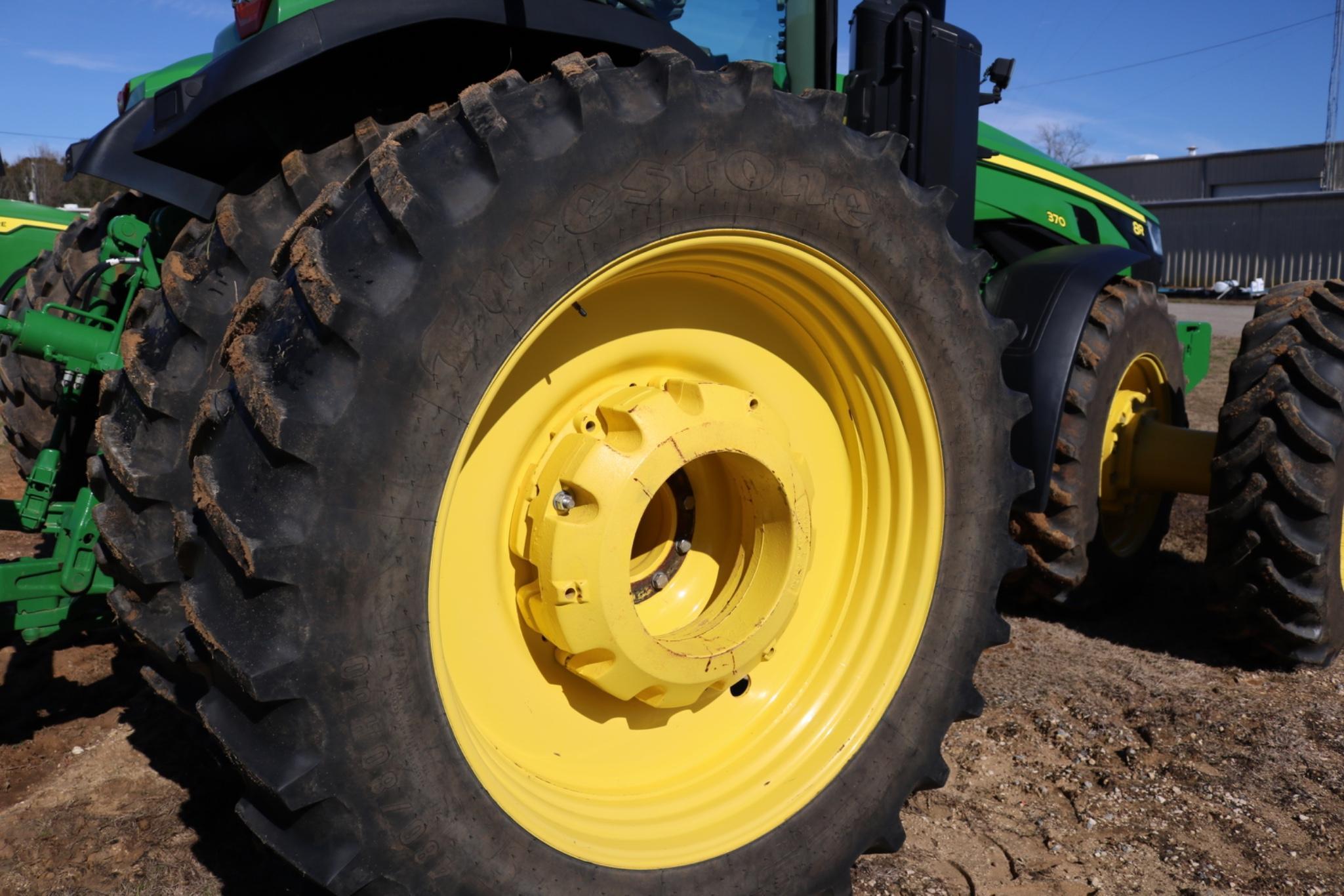 2022 John Deere 8R 370