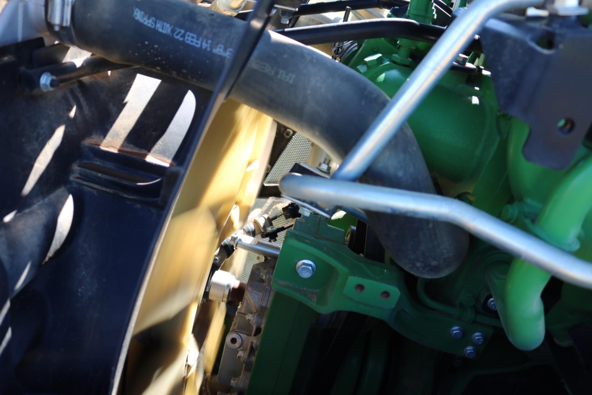 2022 John Deere 8R 370