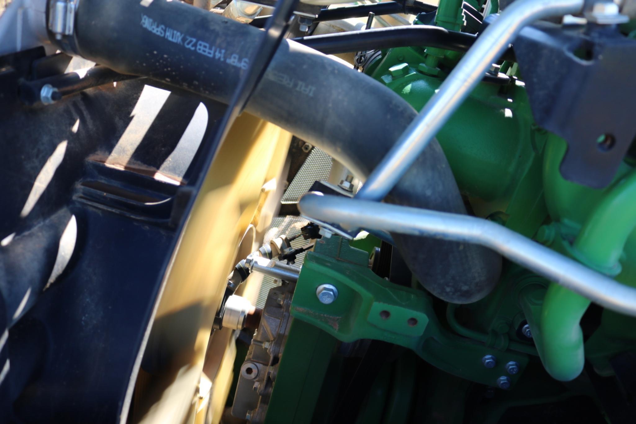 2022 John Deere 8R 370