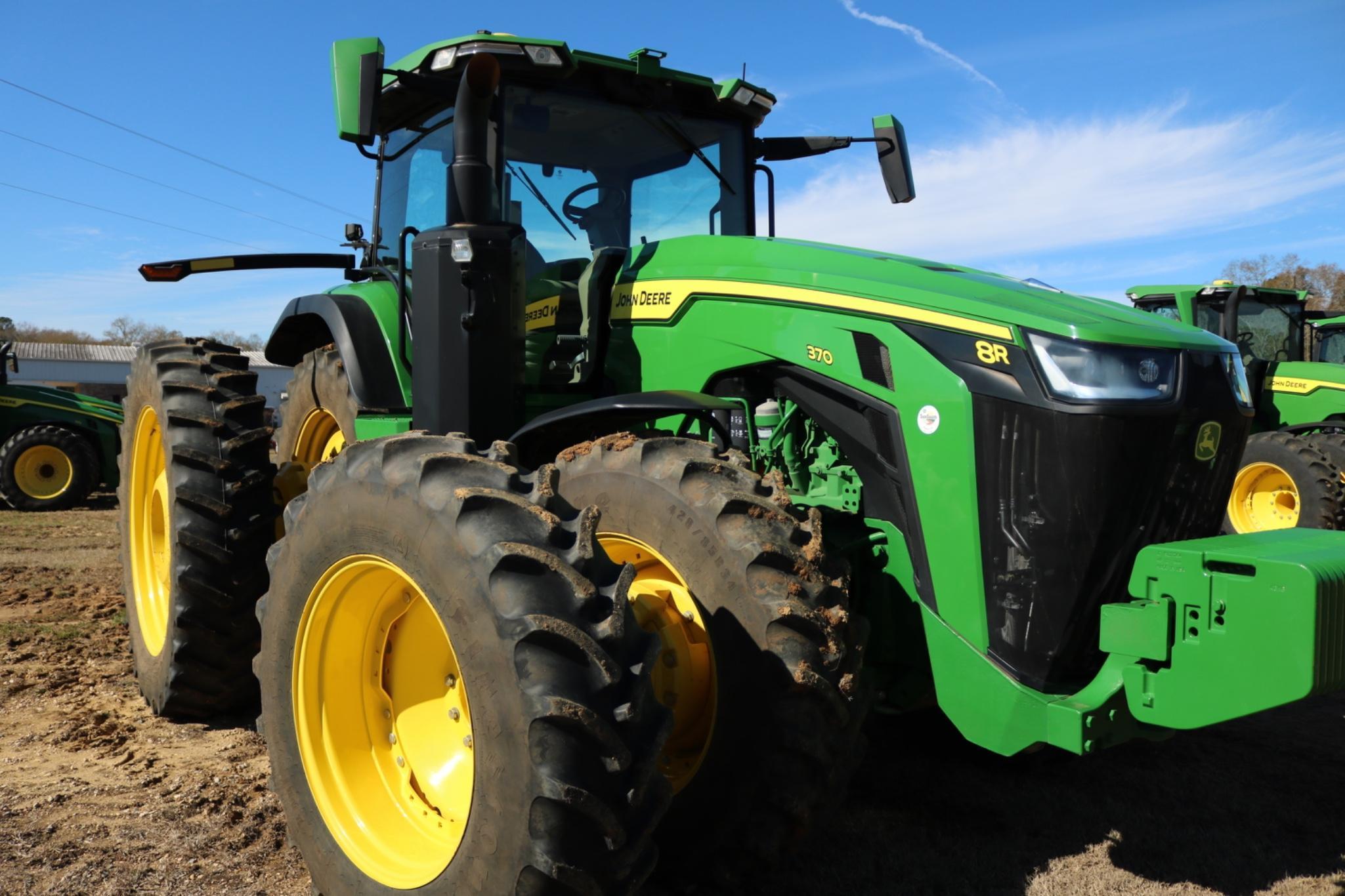 2022 John Deere 8R 370
