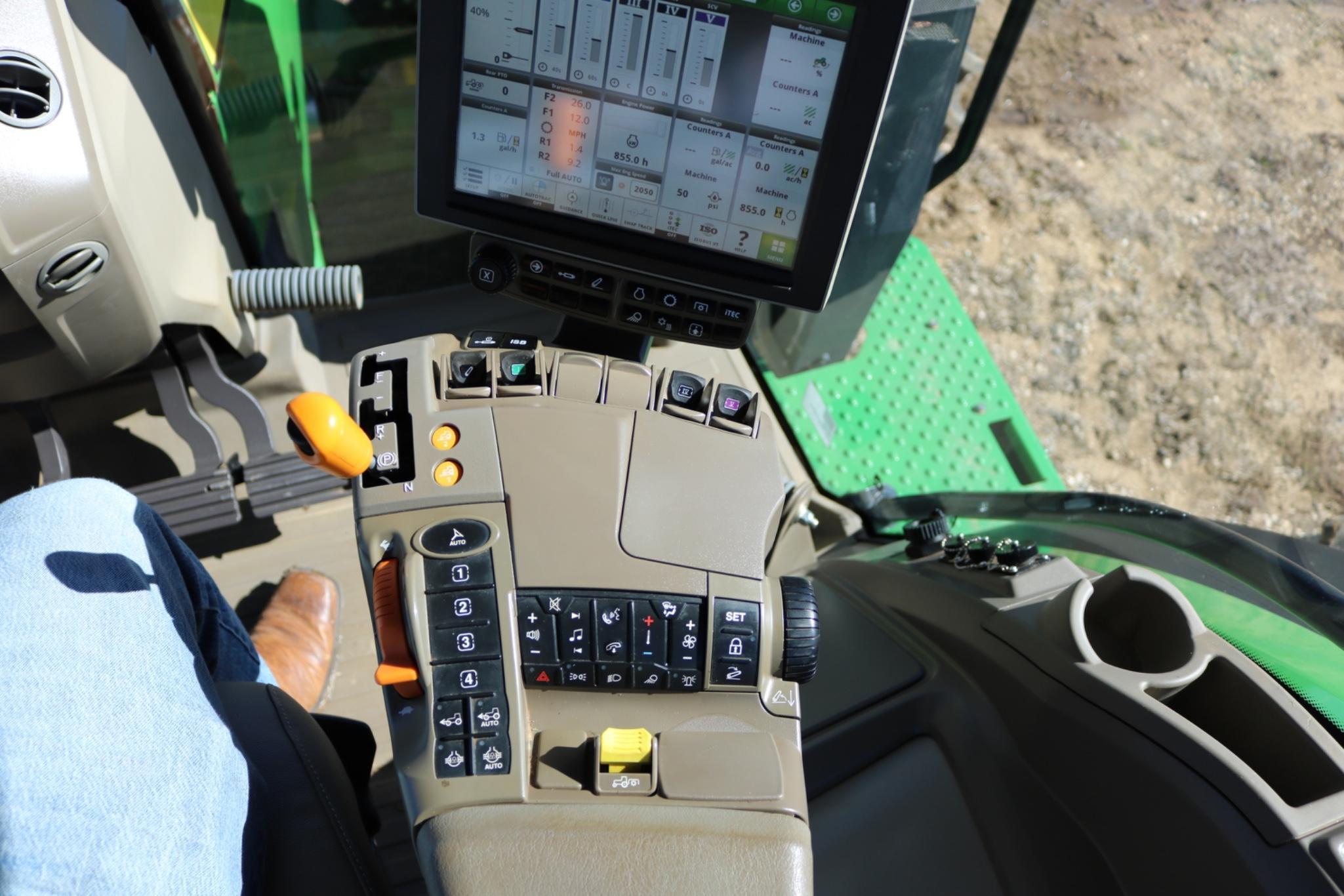 2022 John Deere 8R 370