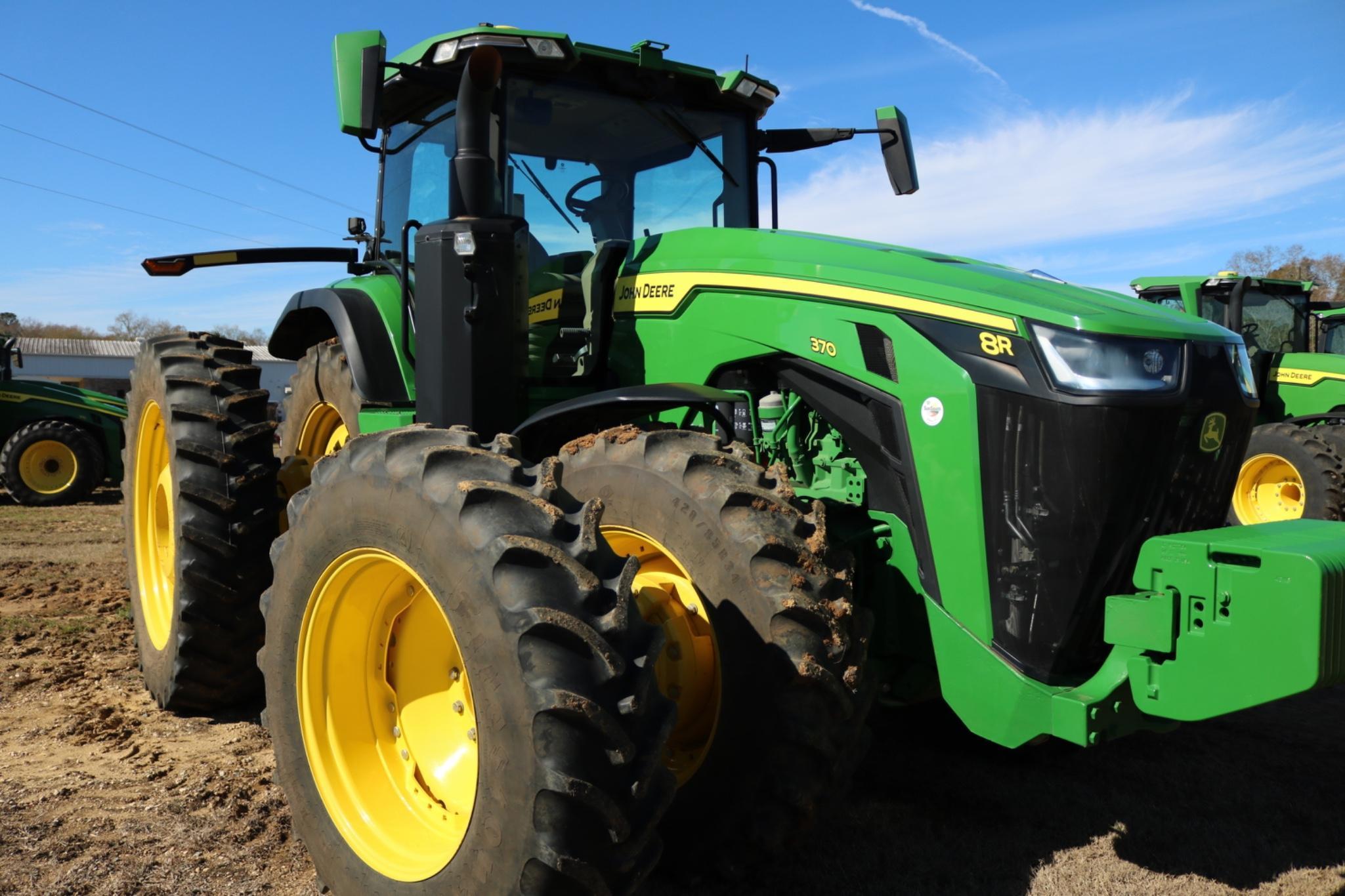 2022 John Deere 8R 370
