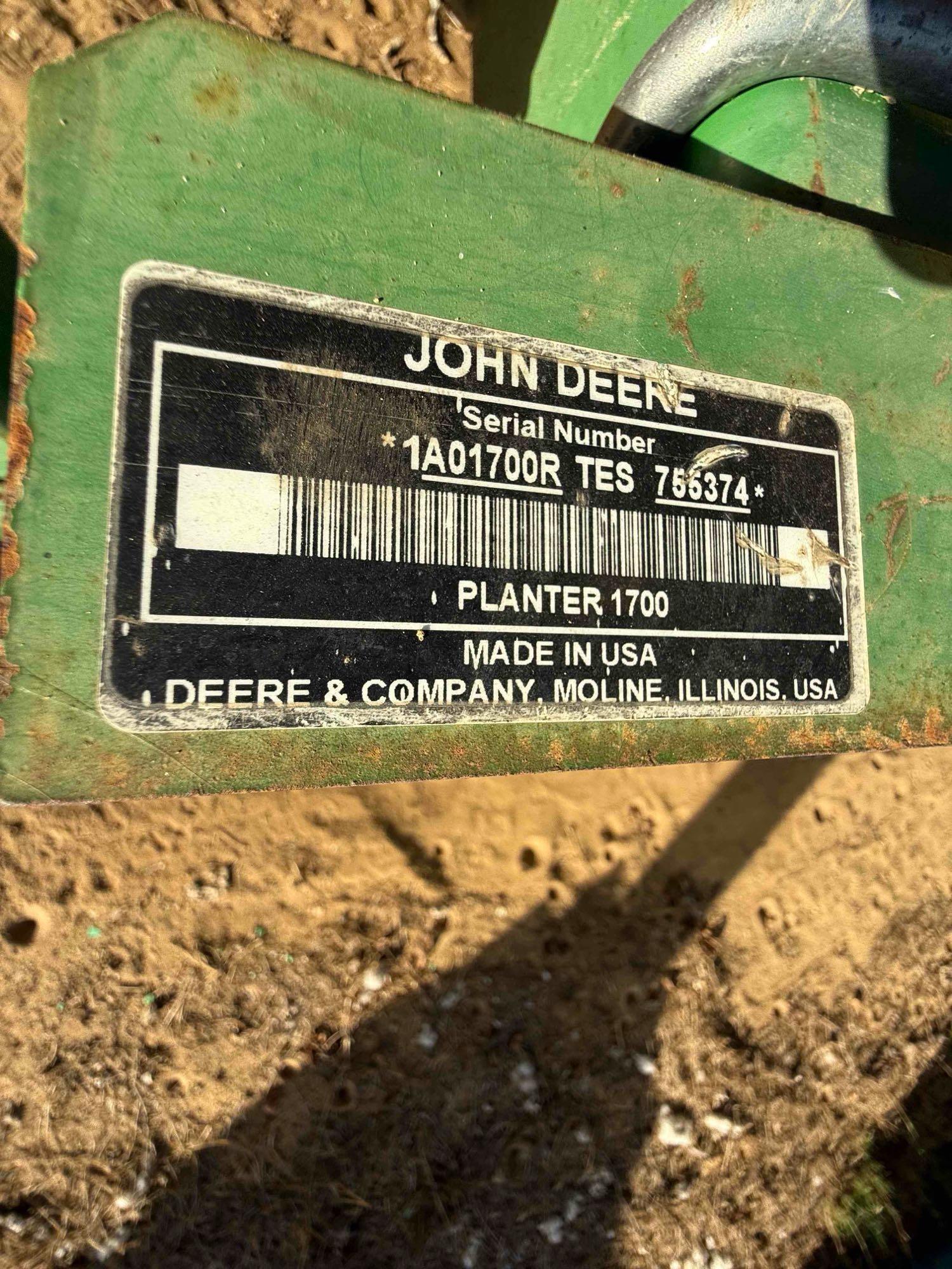 John Deere 1700 Planter