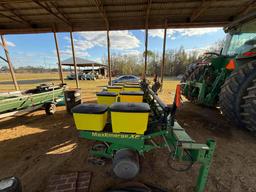 John Deere 1700 Planter