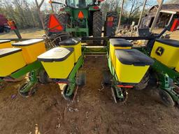 John Deere 1700 Planter