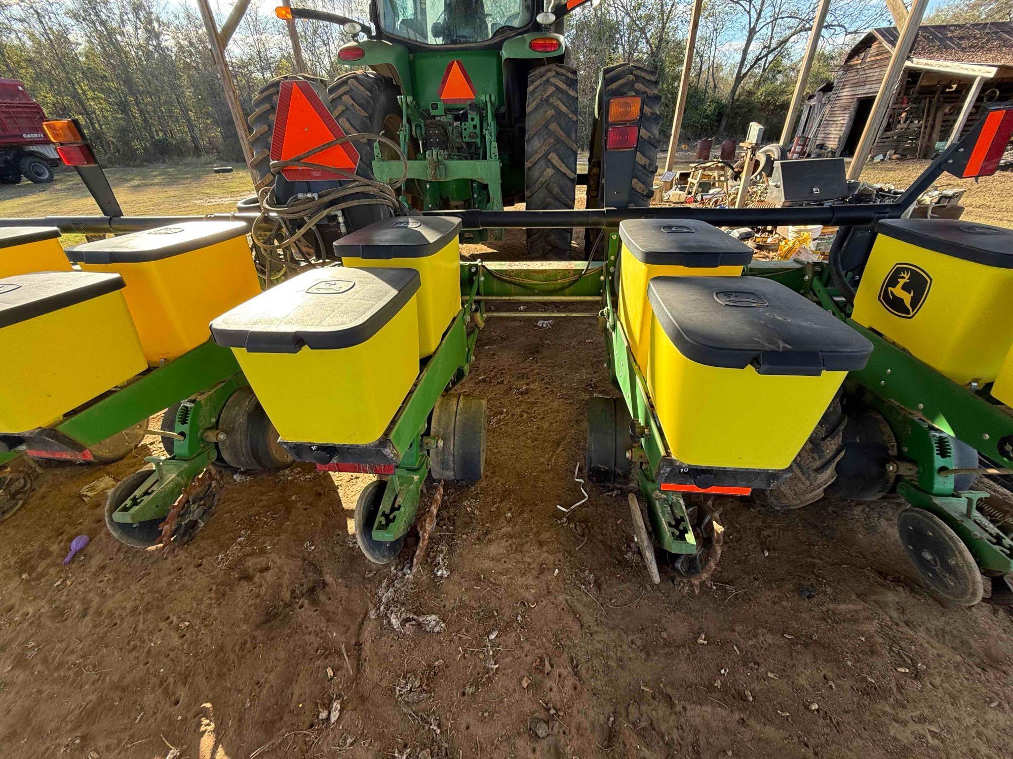 John Deere 1700 Planter