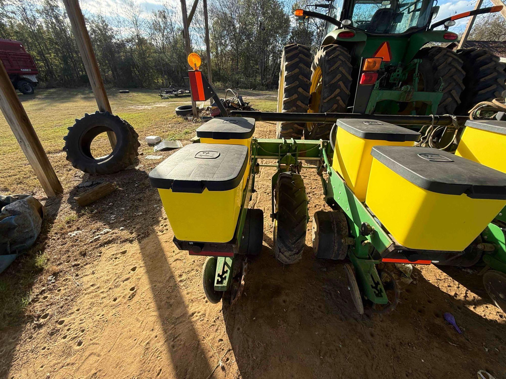 John Deere 1700 Planter