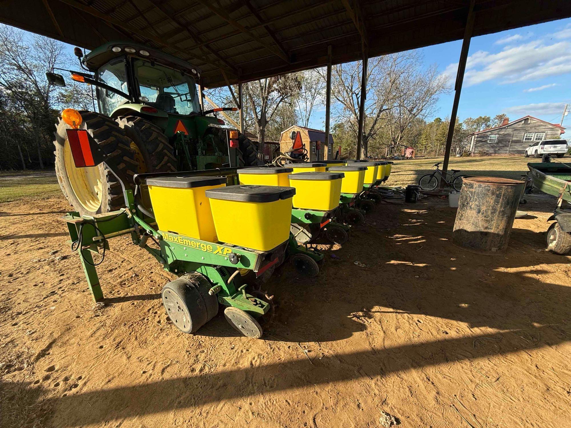 John Deere 1700 Planter