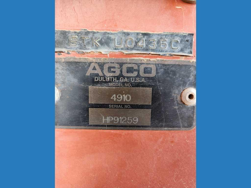Hesston 4910 Baler