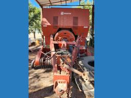 Hesston 4910 Baler