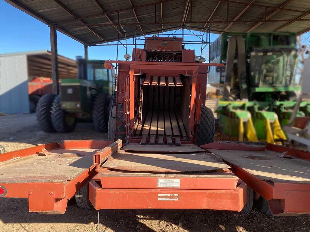 Hesston 4910 Baler