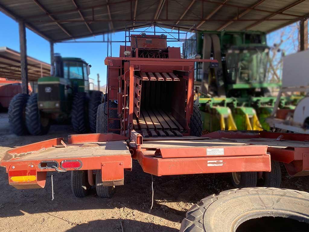 Hesston 4910 Baler