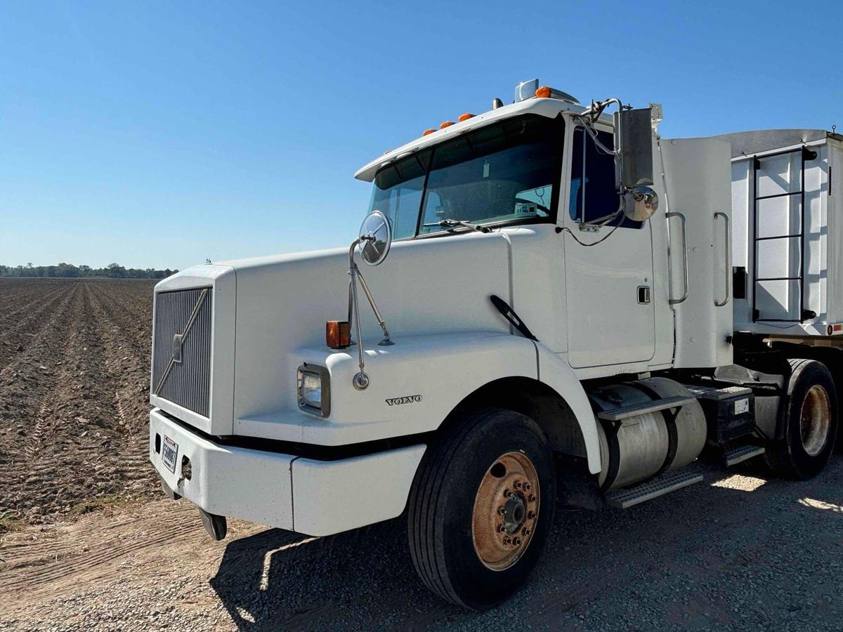 1996 Volvo Day Cab