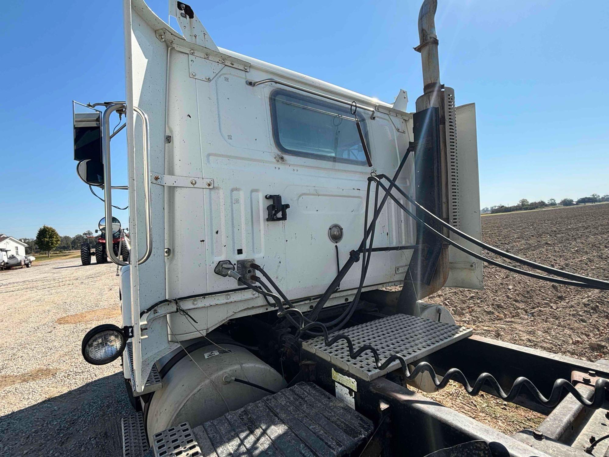 1996 Volvo Day Cab