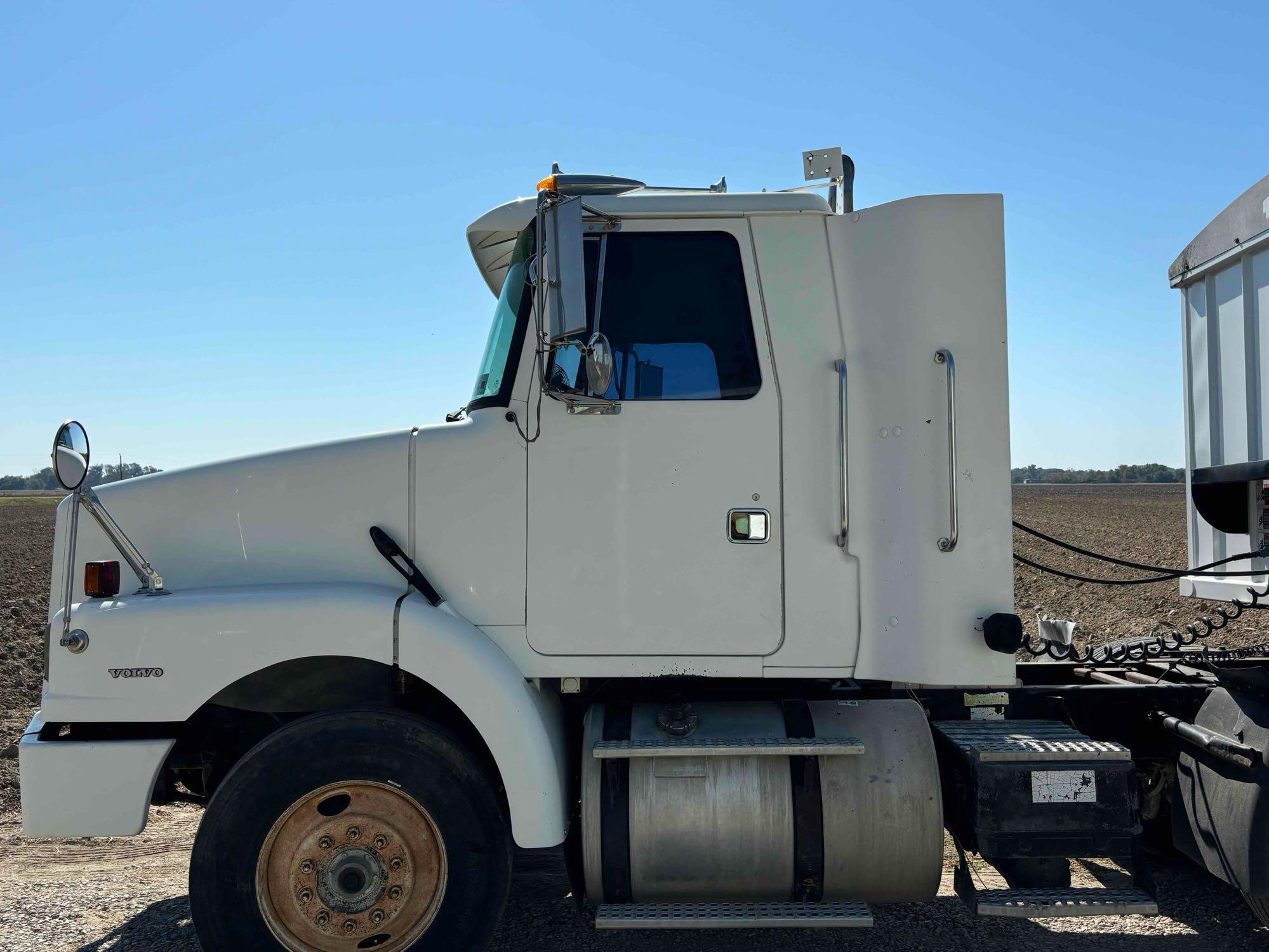 1996 Volvo Day Cab