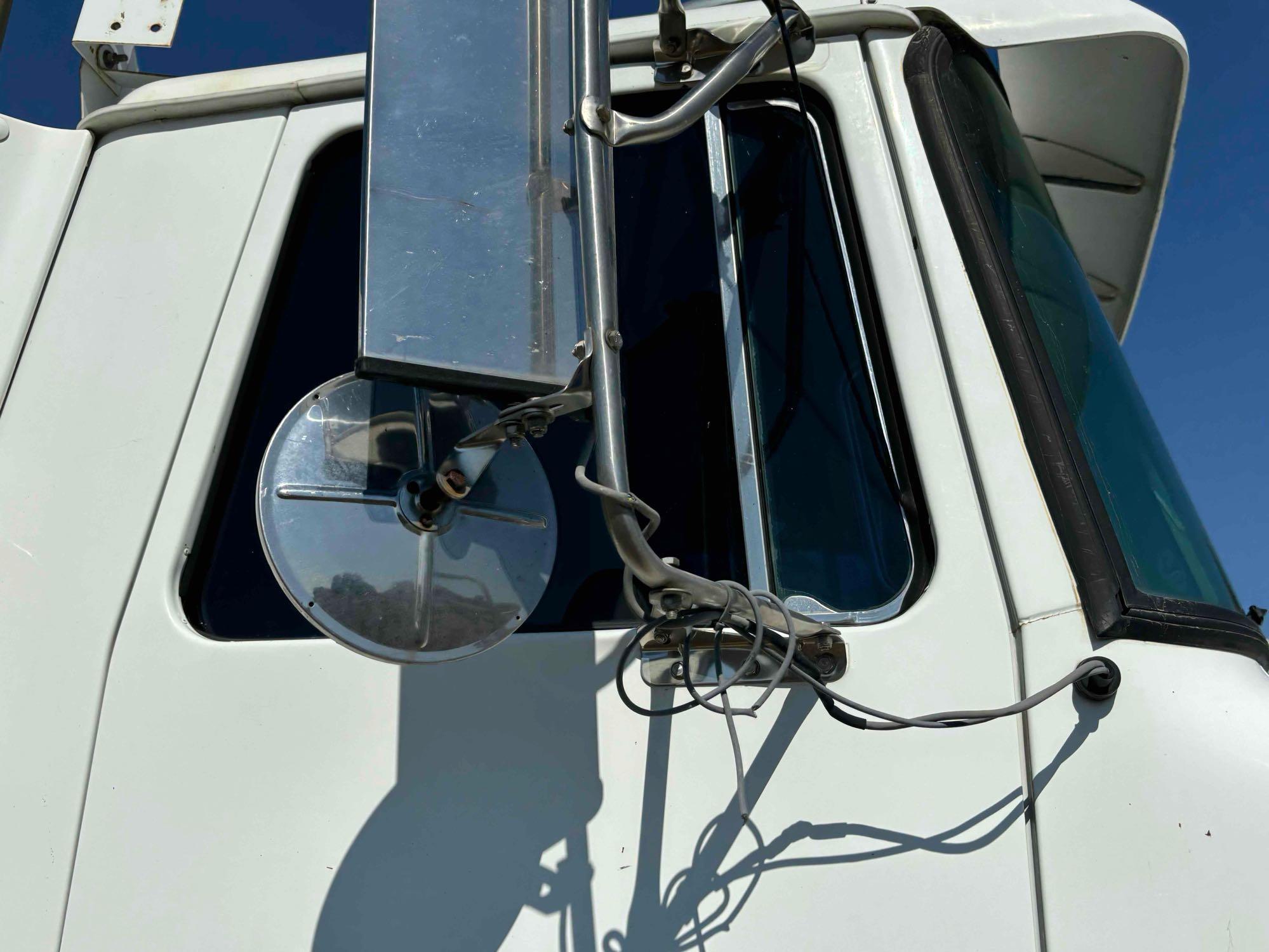 1996 Volvo Day Cab
