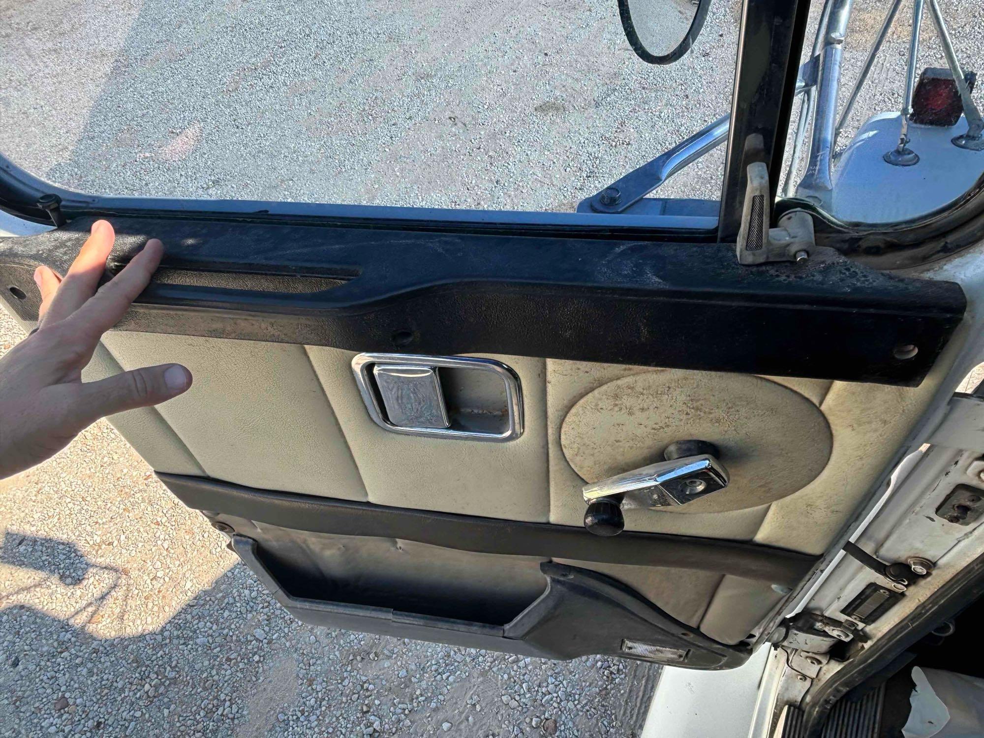 1996 Volvo Day Cab