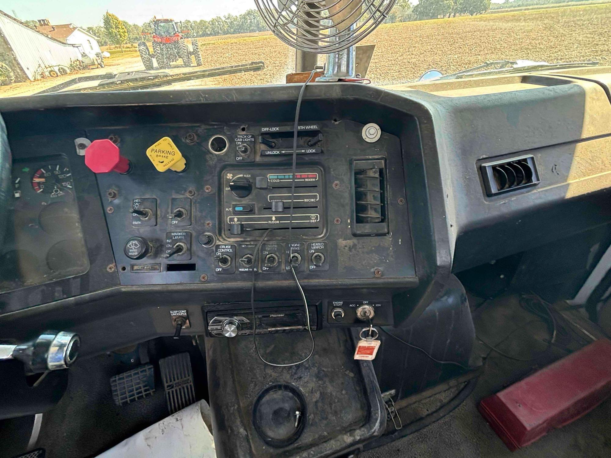 1996 Volvo Day Cab