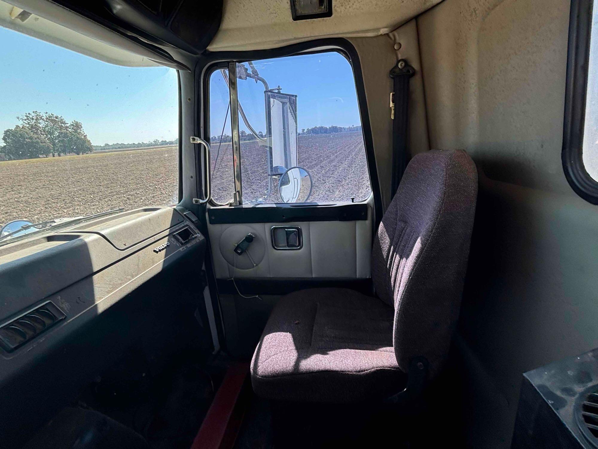 1996 Volvo Day Cab