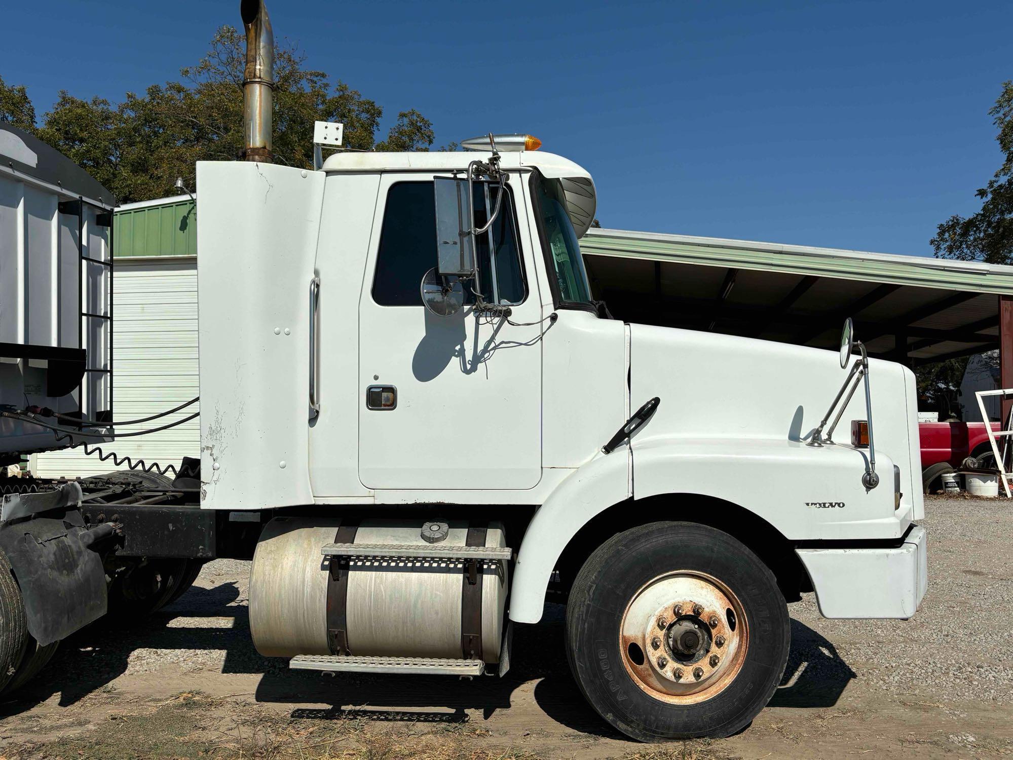 1996 Volvo Day Cab