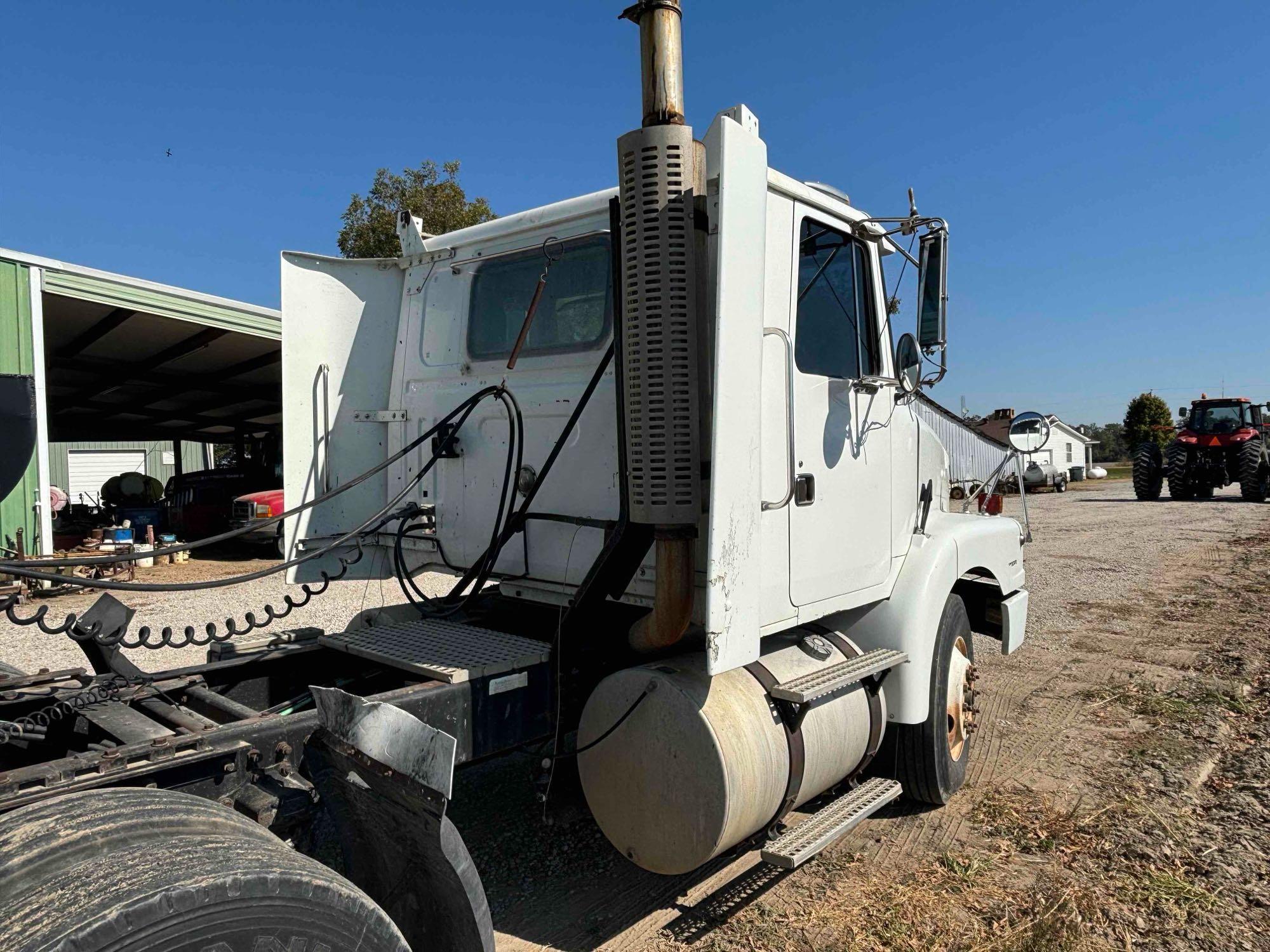 1996 Volvo Day Cab
