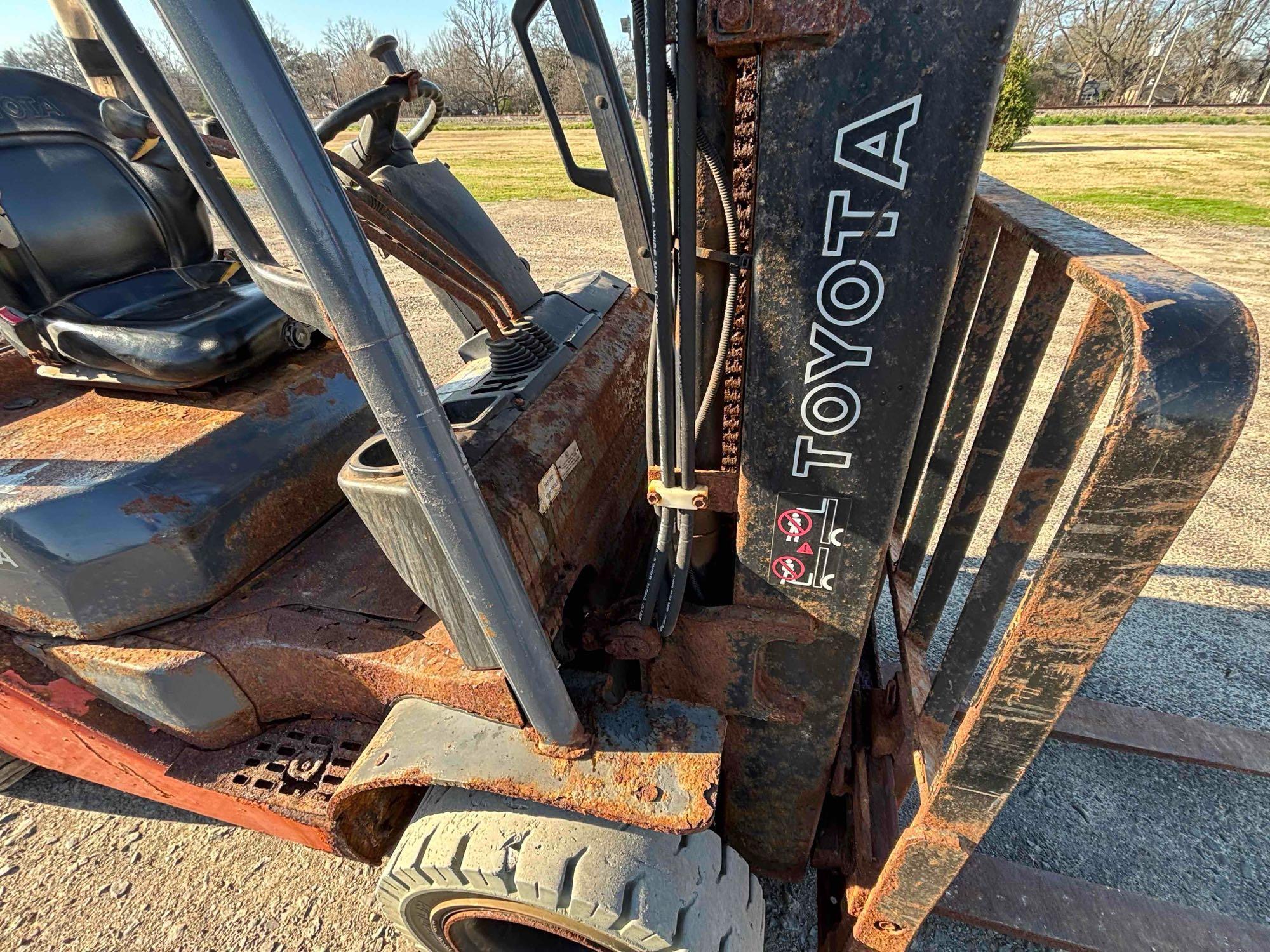 Toyota Three Stage Forklift with side shift