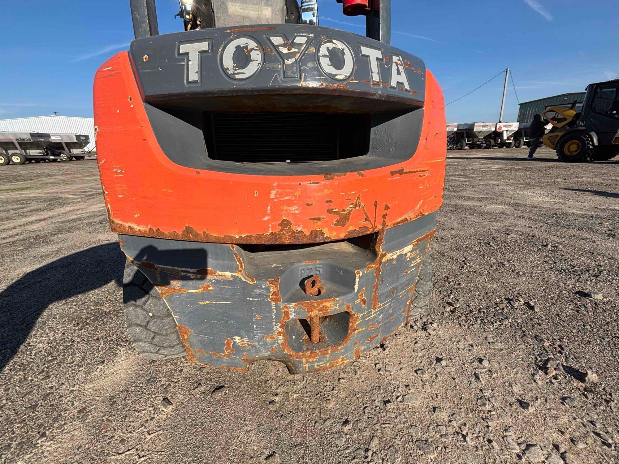 Toyota Three Stage Forklift with side shift