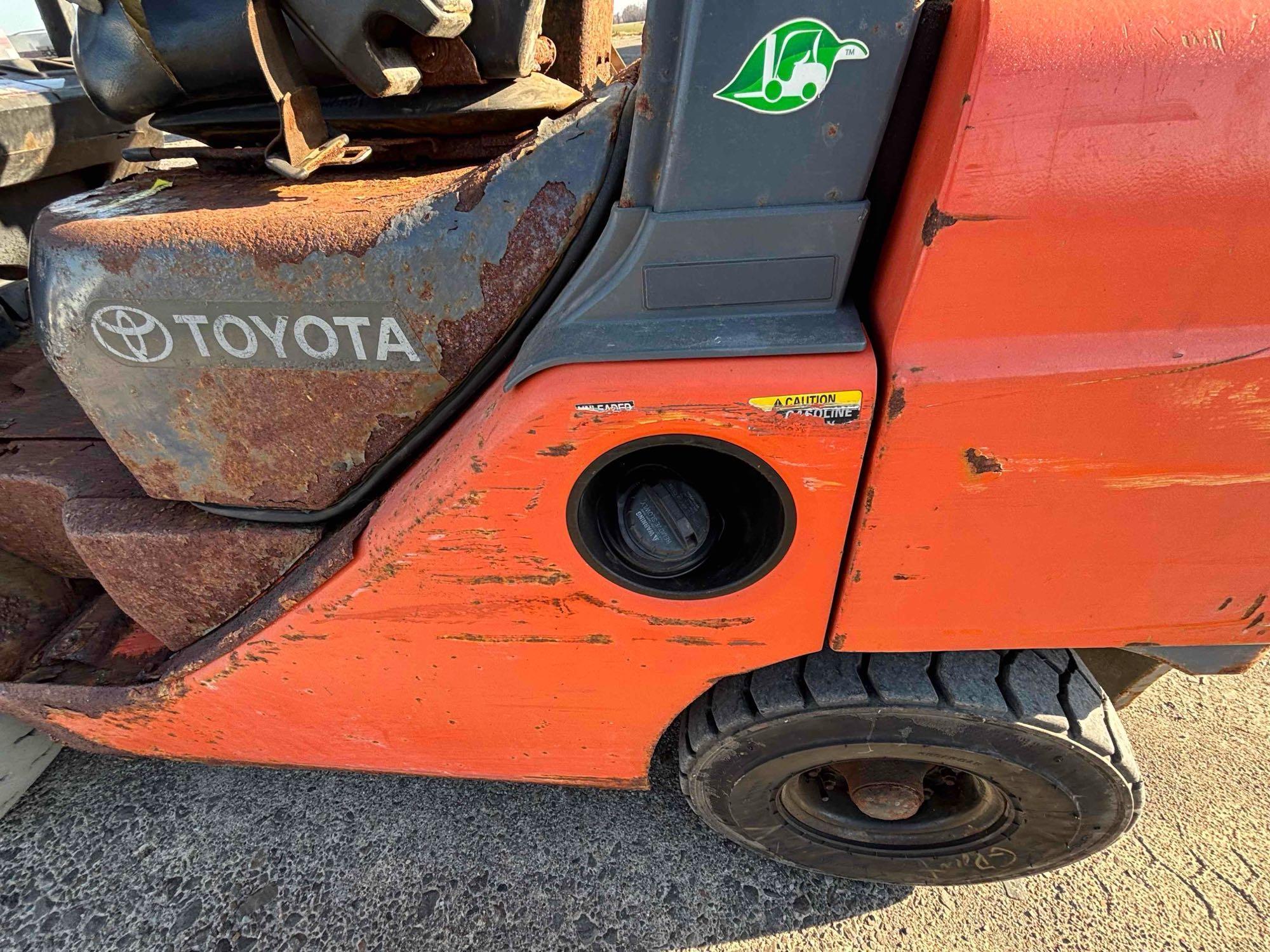 Toyota Three Stage Forklift with side shift