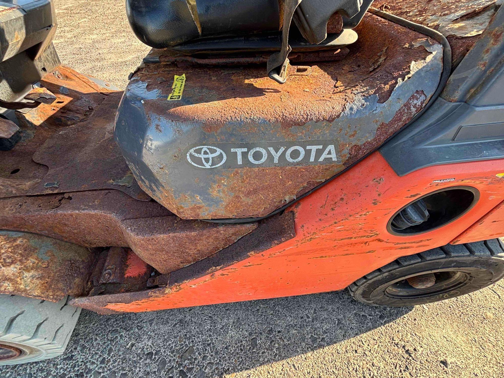 Toyota Three Stage Forklift with side shift