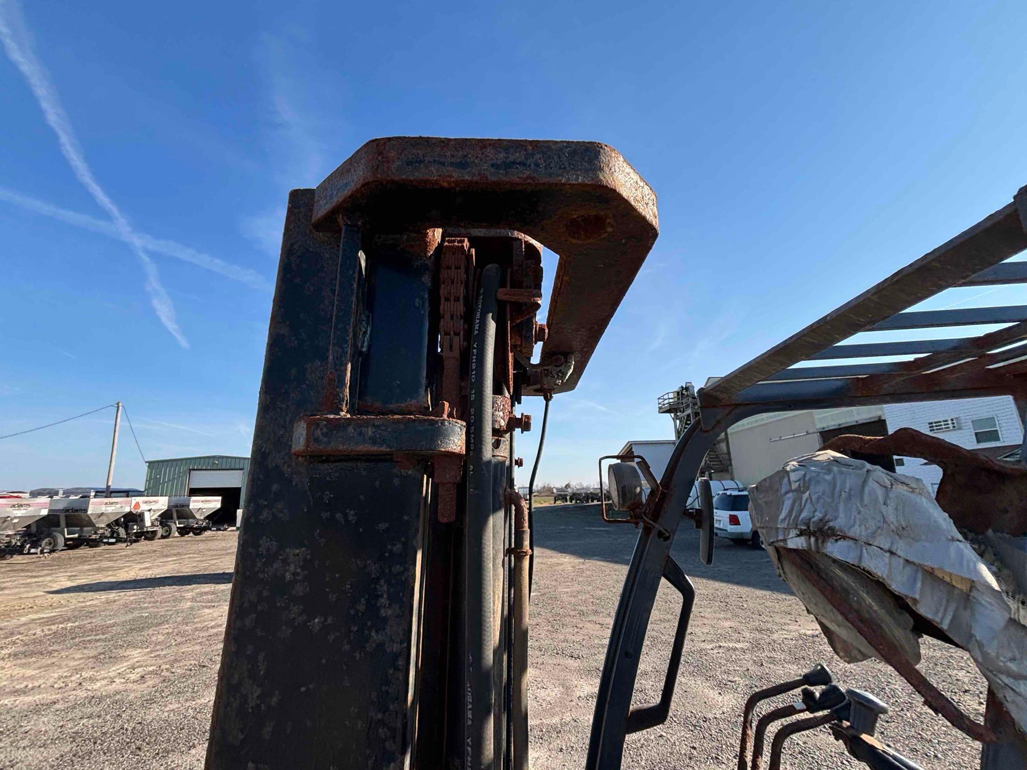 Toyota Three Stage Forklift with side shift