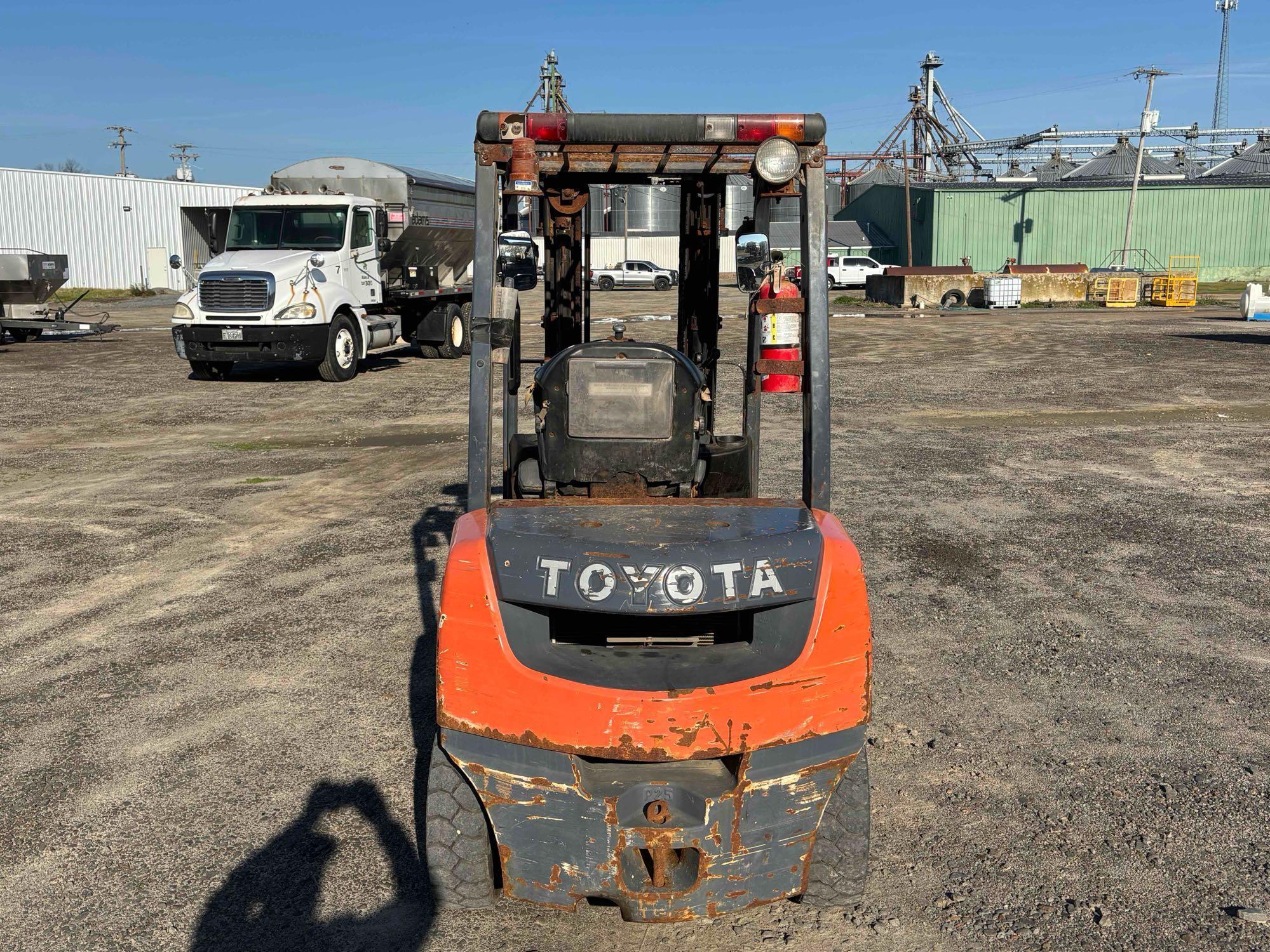 Toyota Three Stage Forklift with side shift