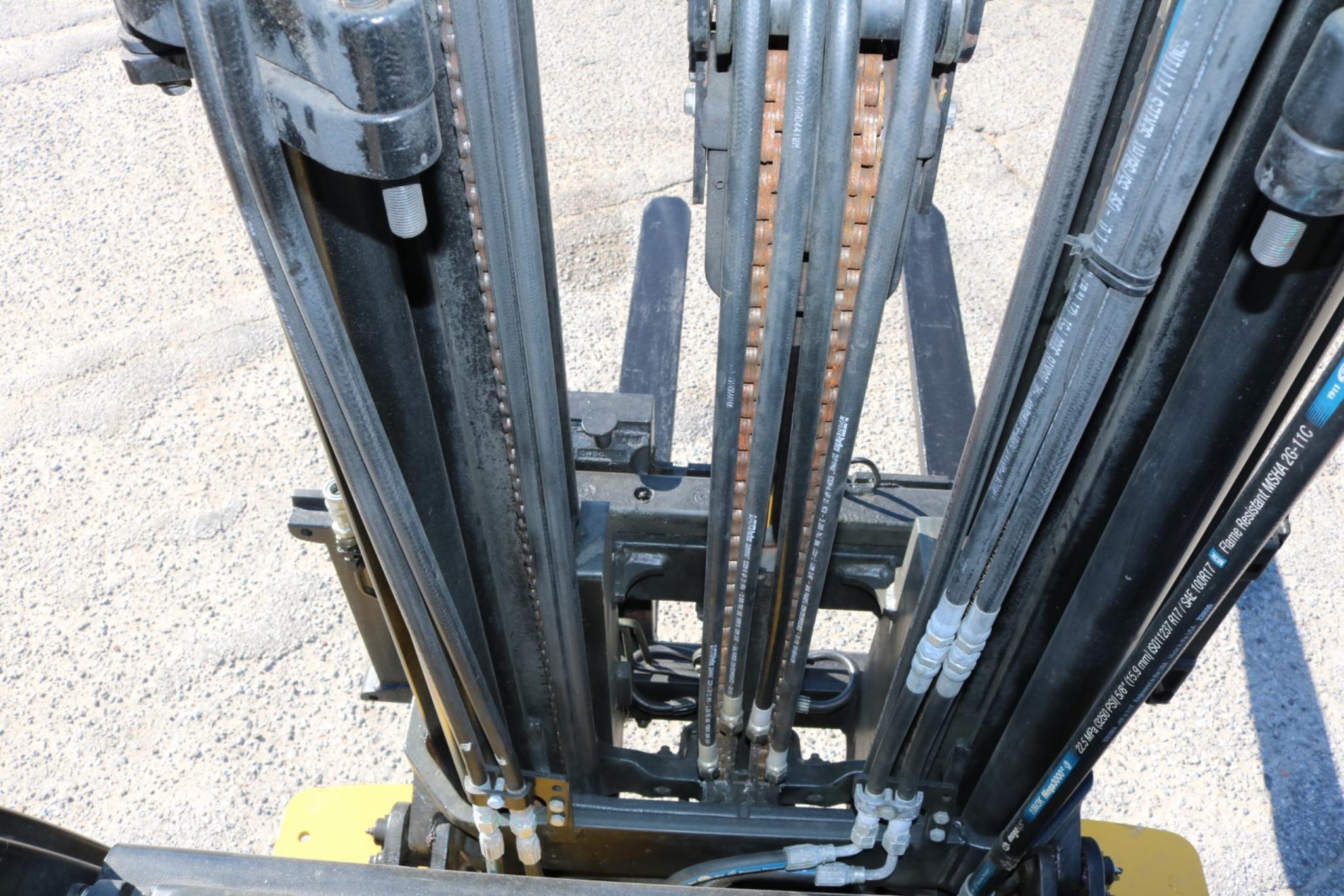 Yale 3500lbs 3 stage Forklift