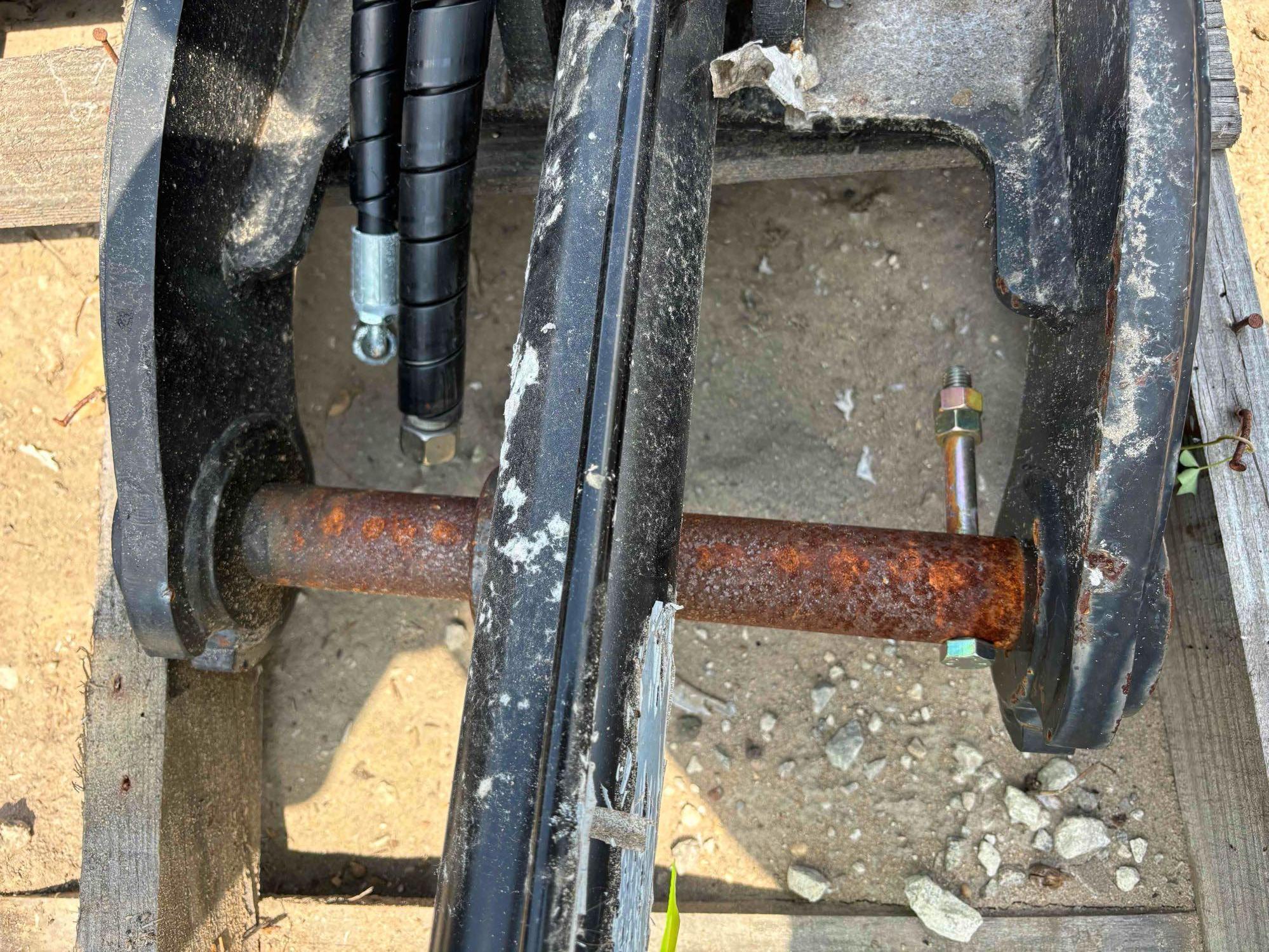 Sany SY50 MP Hydraulic Thumb