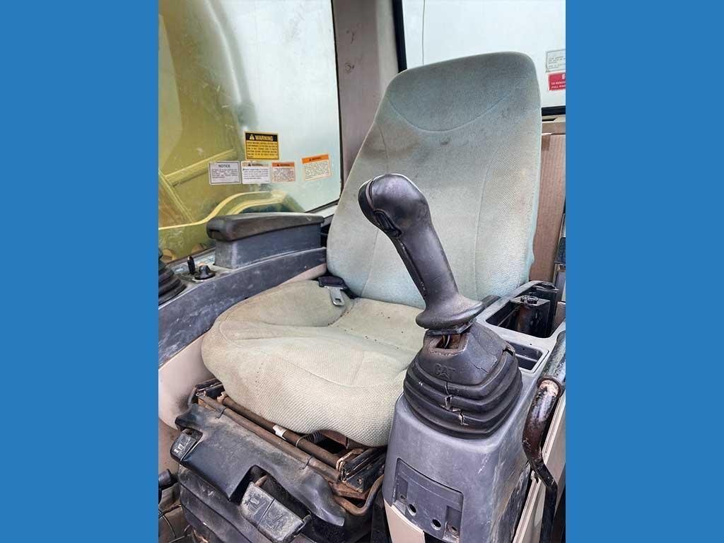 Caterpillar 325C Excavator