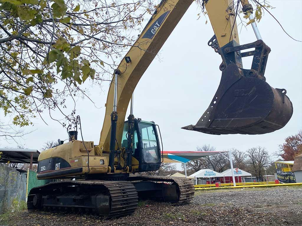 Caterpillar 325C Excavator