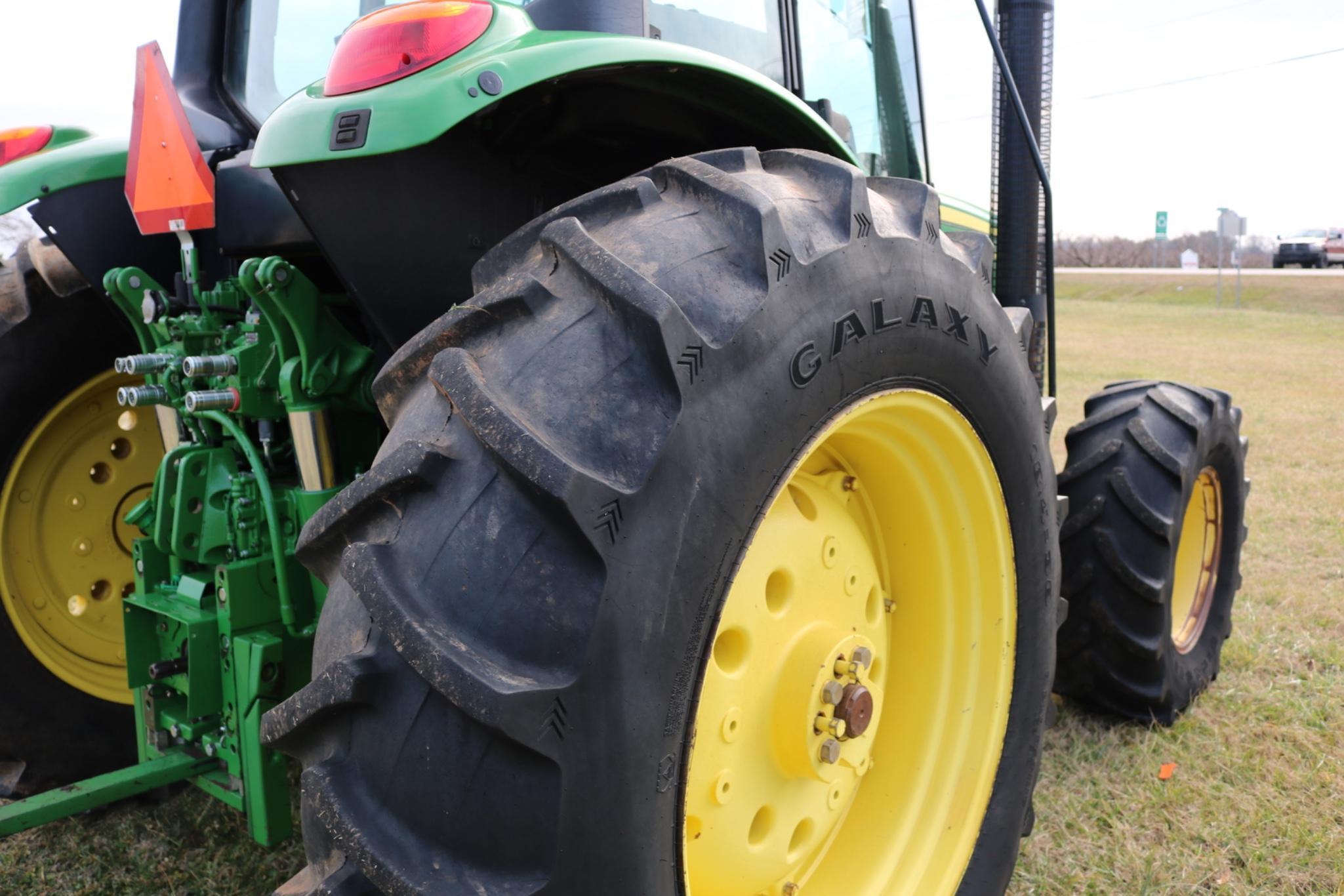 2015 John Deere 6115M