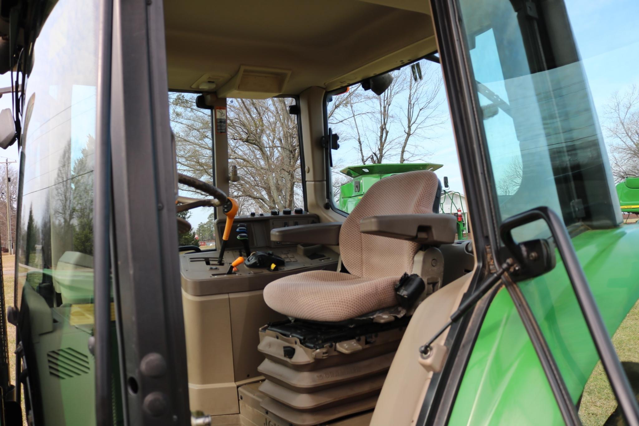 2015 John Deere 6115M