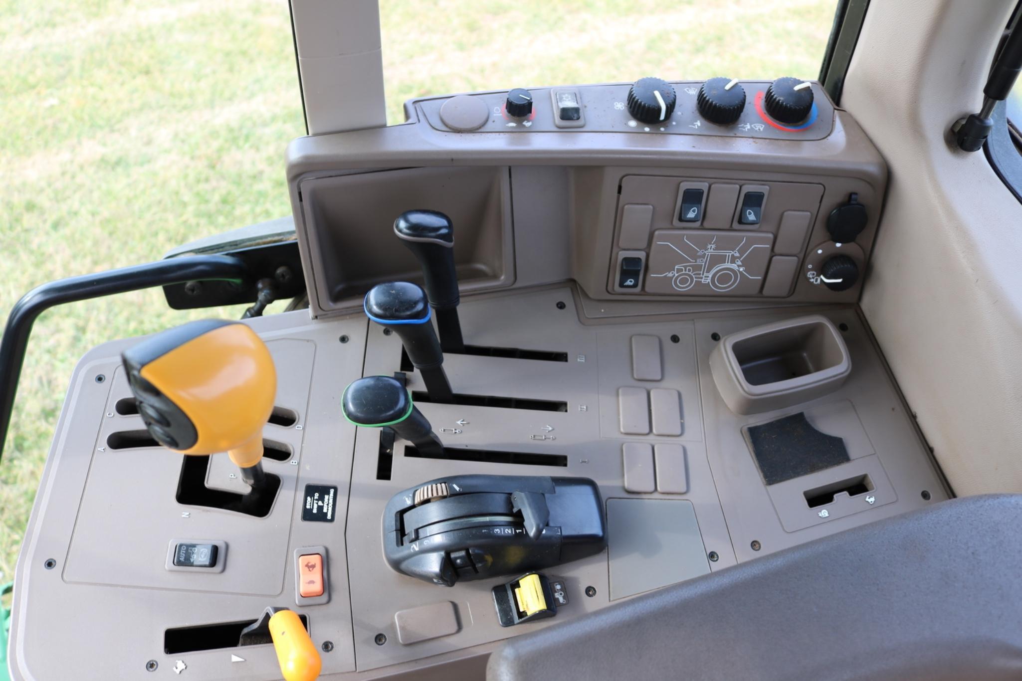 2015 John Deere 6115M