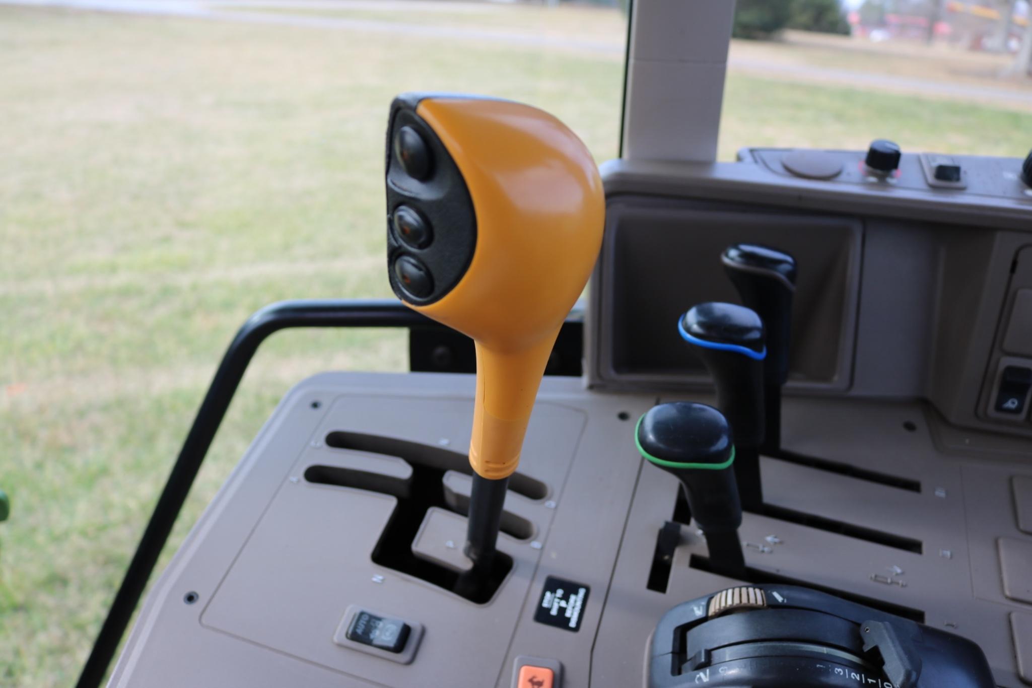 2015 John Deere 6115M