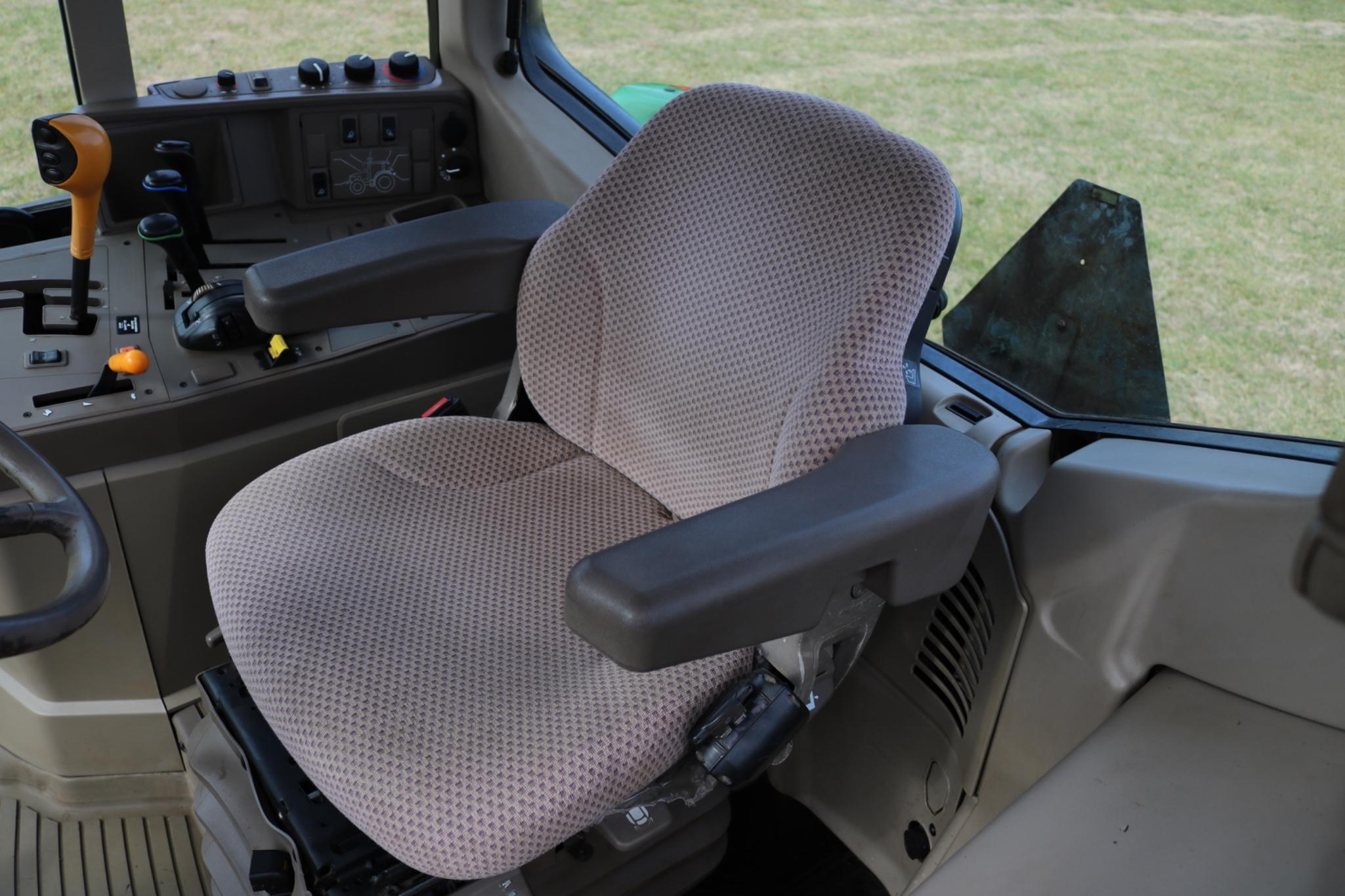 2015 John Deere 6115M