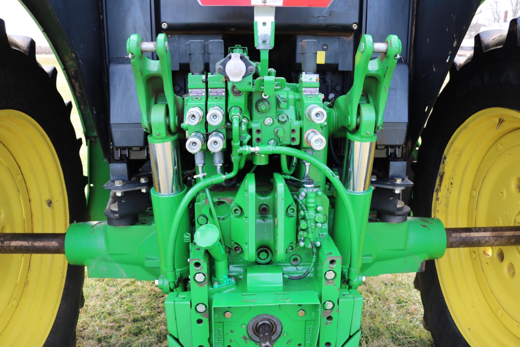 2015 John Deere 6115M