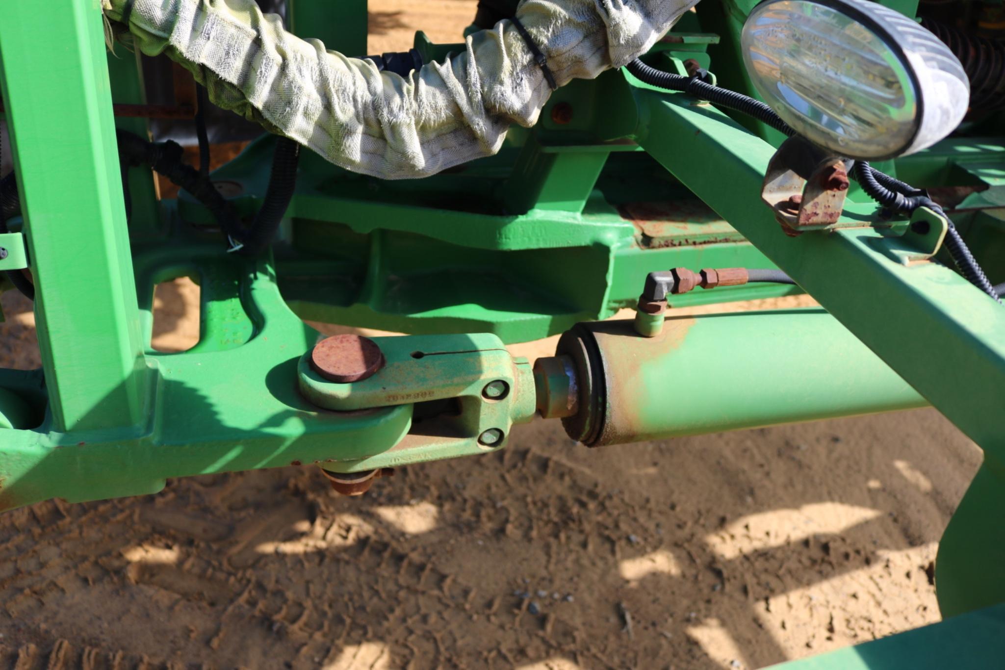 2016 John Deere R4030 Self Propelled Sprayer