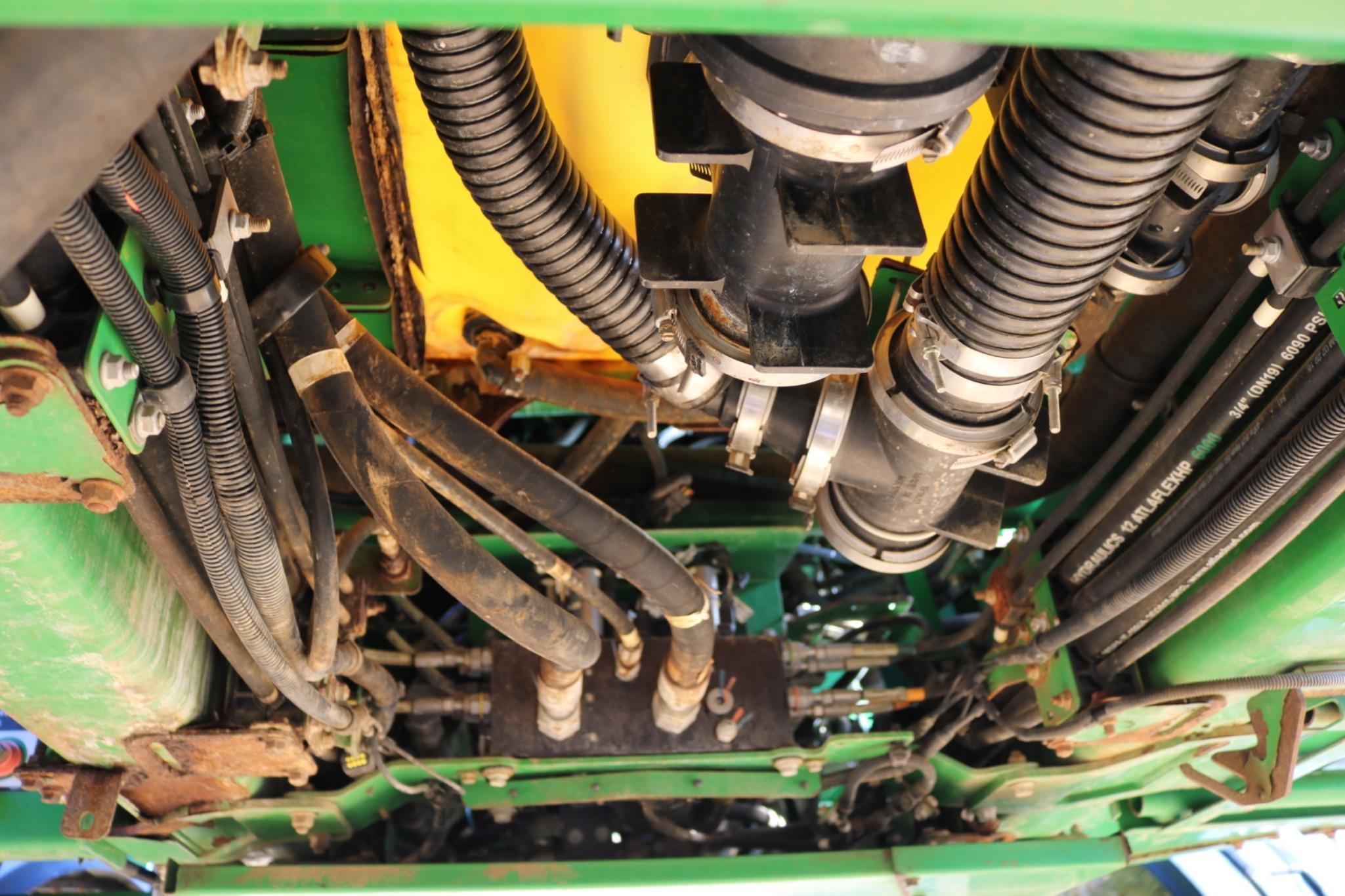 2016 John Deere R4030 Self Propelled Sprayer