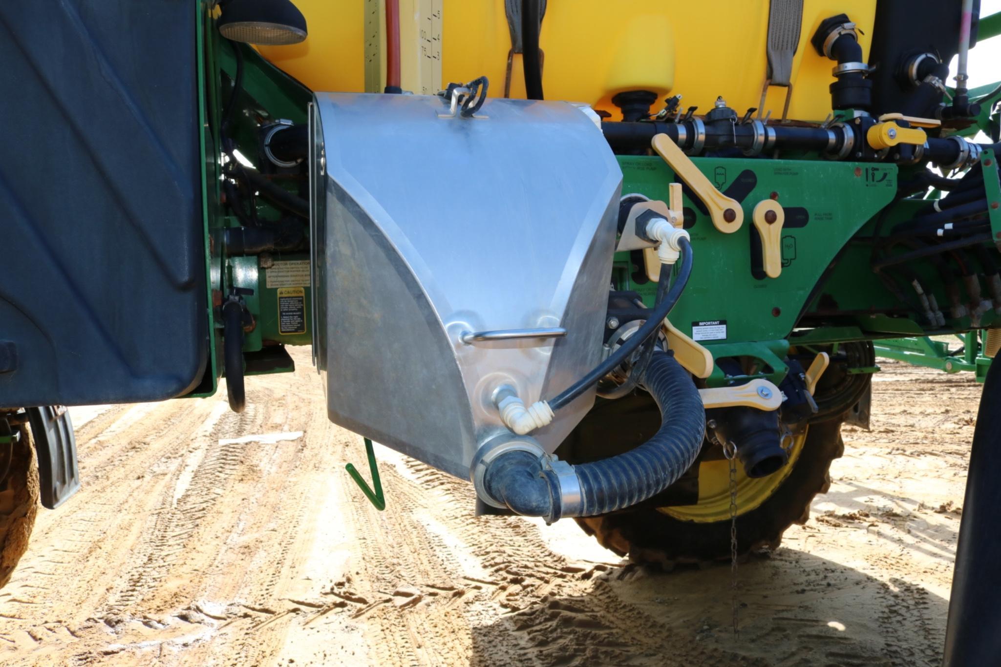 2016 John Deere R4030 Self Propelled Sprayer