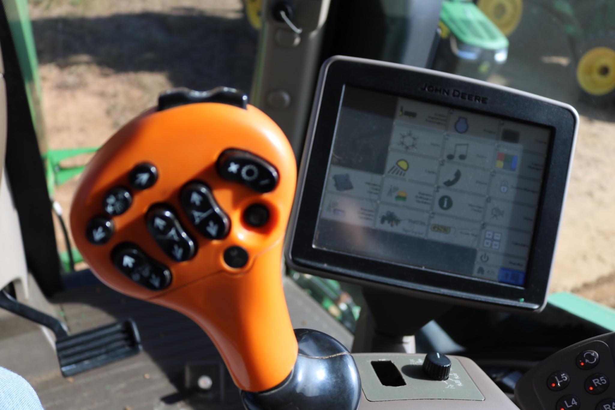 2016 John Deere R4030 Self Propelled Sprayer