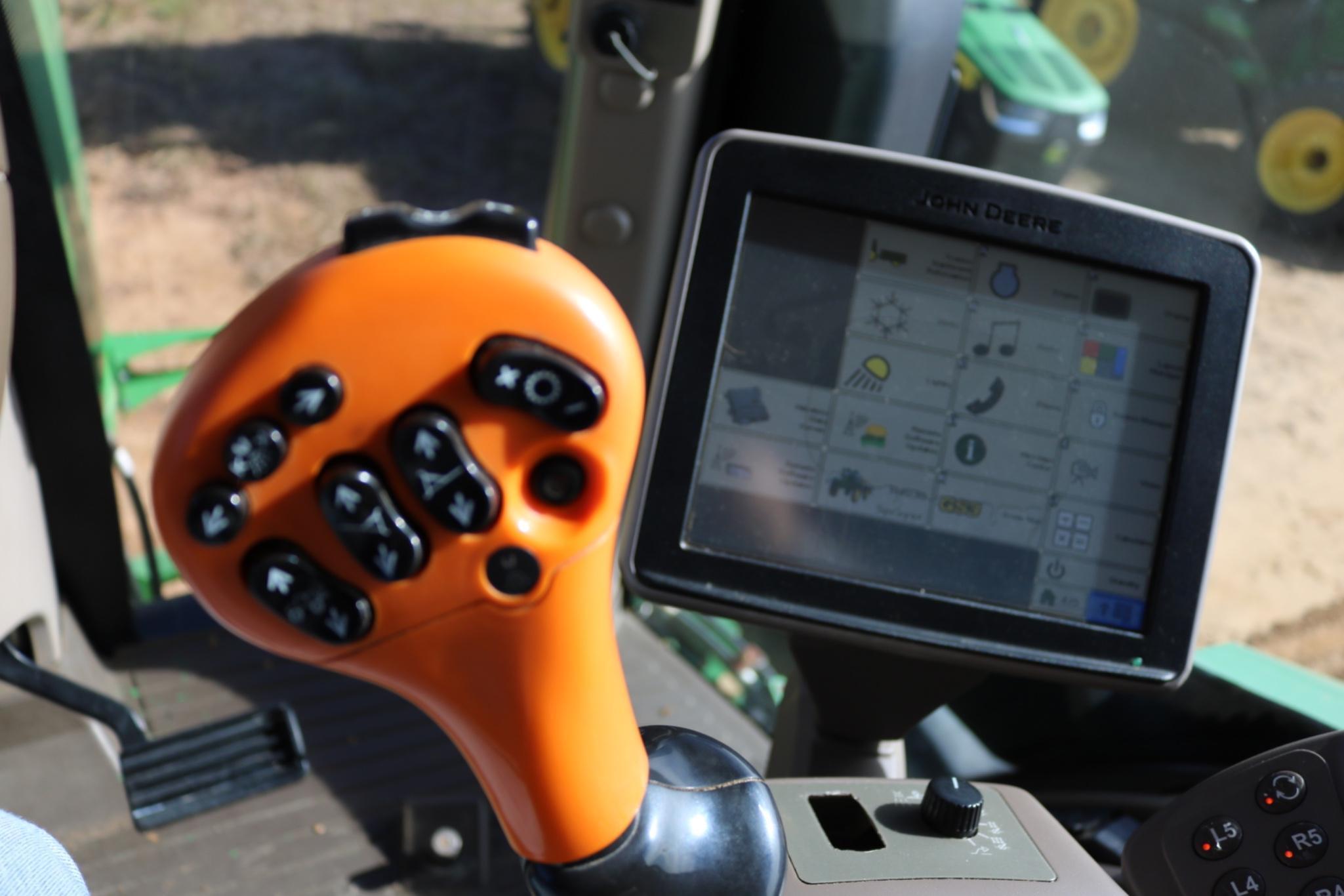 2016 John Deere R4030 Self Propelled Sprayer