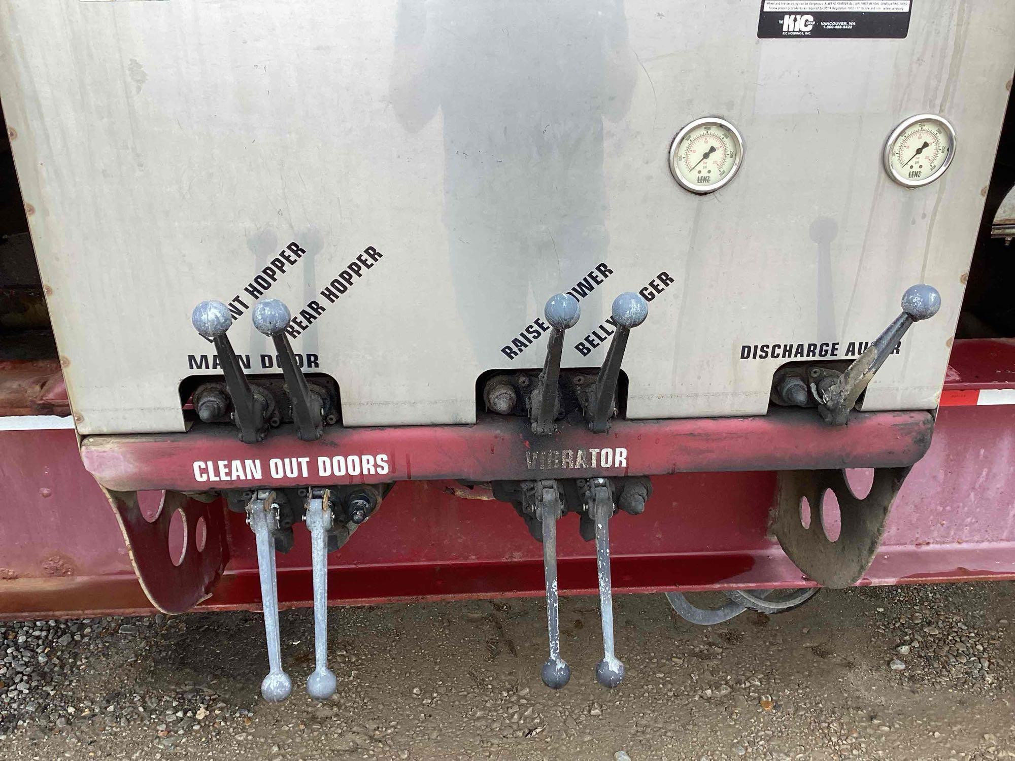 2013 Hays LT1 Tender Trailer