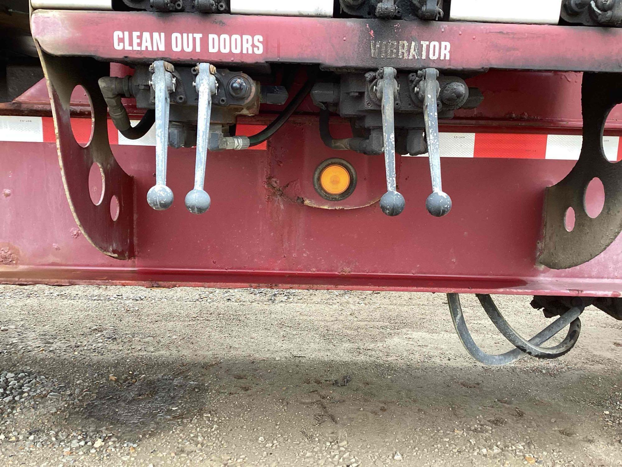 2013 Hays LT1 Tender Trailer