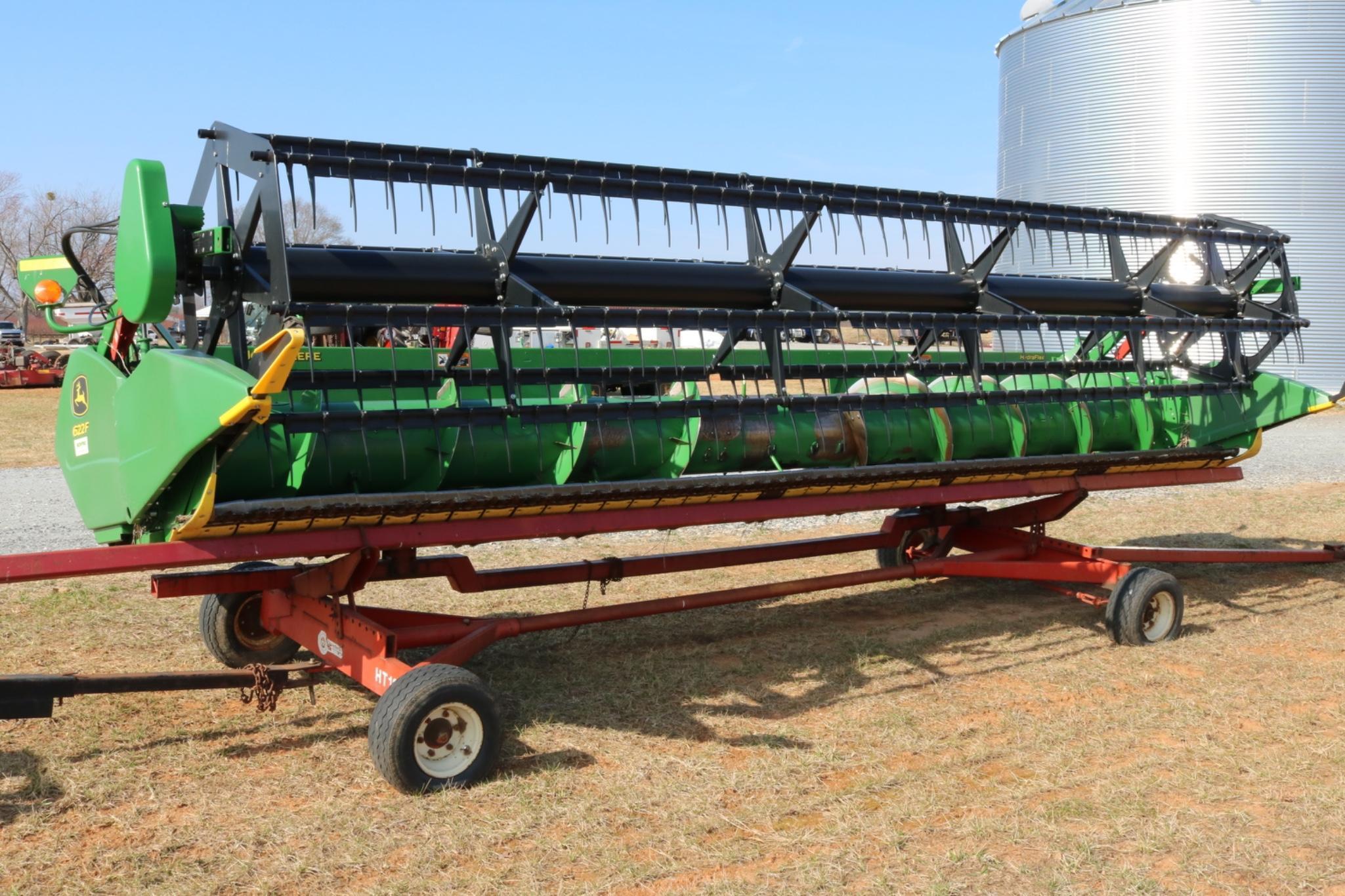 2021 John Deere 622F Flex Header  22 Ft  Trailer Included  Excellent Condition