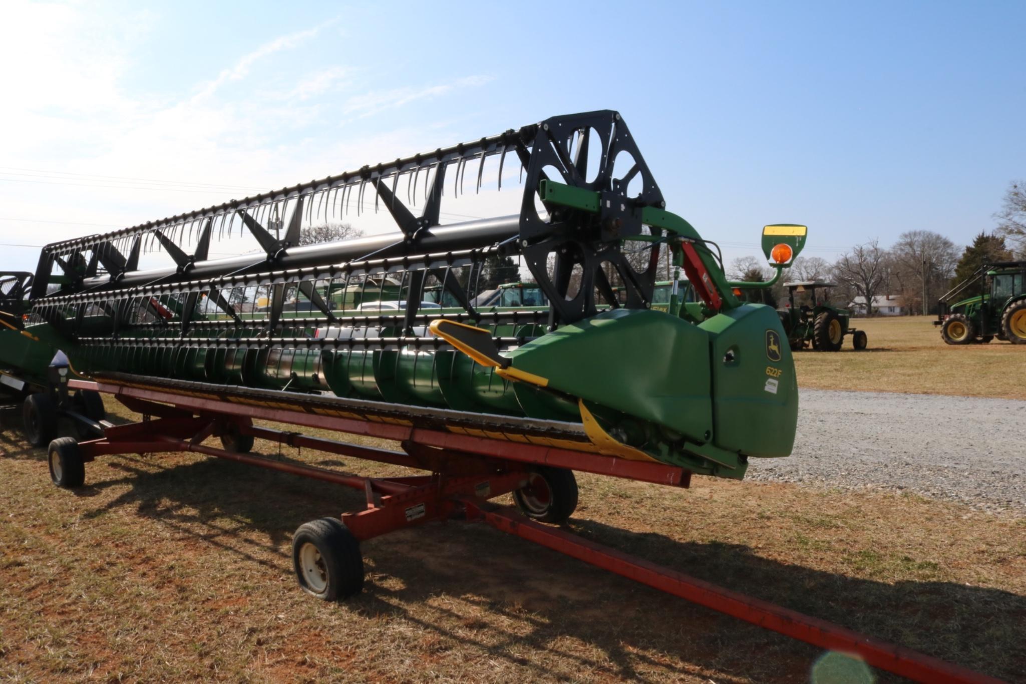 2021 John Deere 622F Flex Header  22 Ft  Trailer Included  Excellent Condition